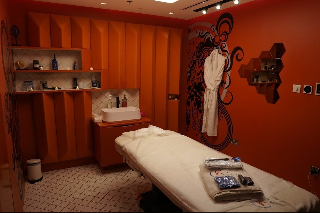 <span>Massage and Spa</span><br> Center Dubai 4 <span>Massage and Spa</span><br> Center Dubai 4